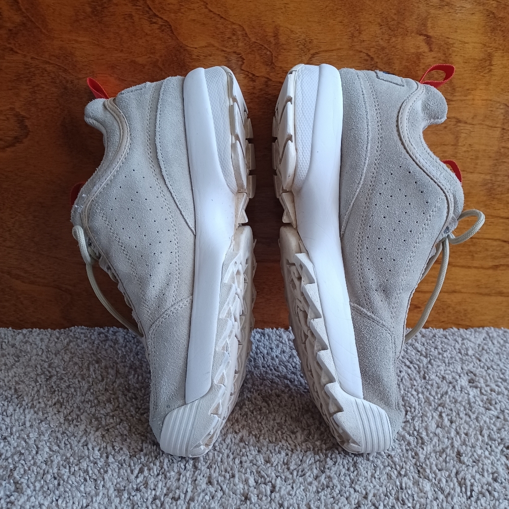 Fila K Gray Sneakers - Picture 3 of 9